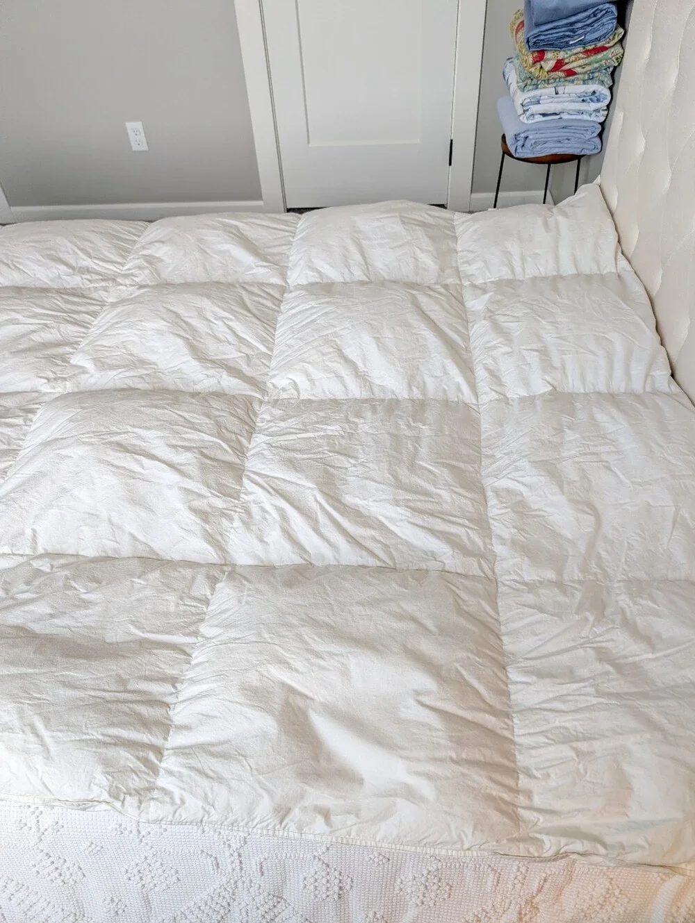 IKEA Hönsbär Twin Cream Beige Quilted Cotton Duck Feathers Down Comforter